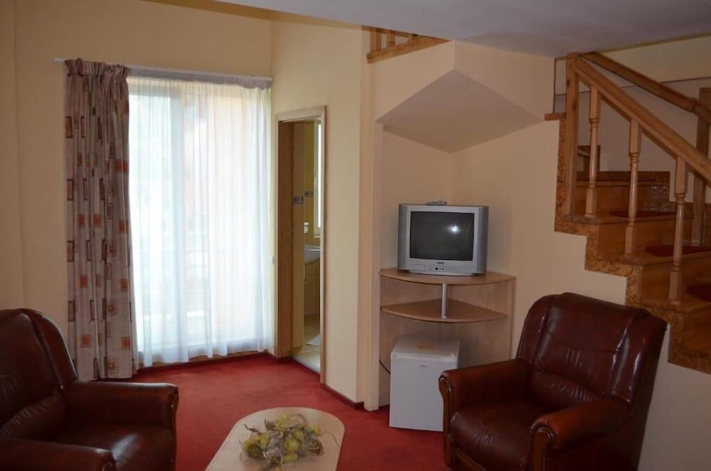 Hotel Center