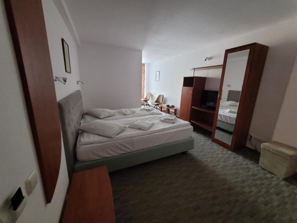 Center Hotel